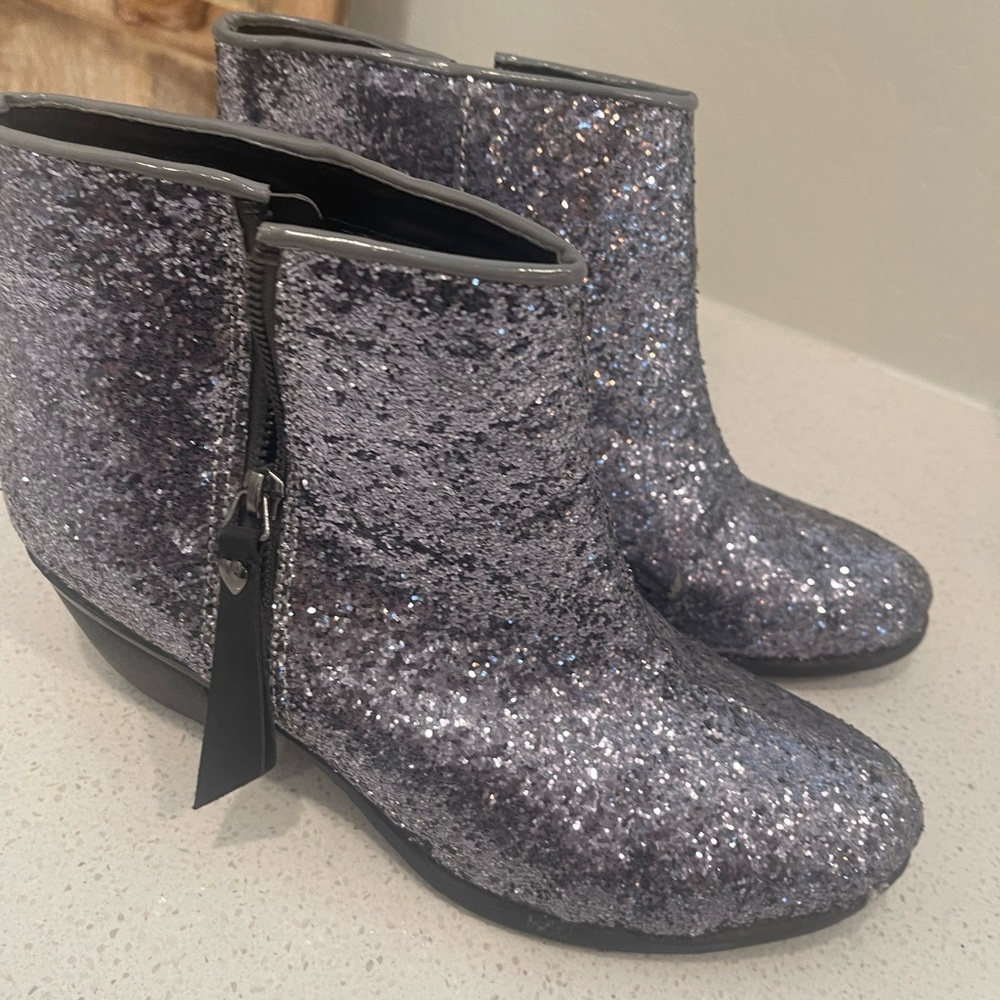 Boots Vera Wang